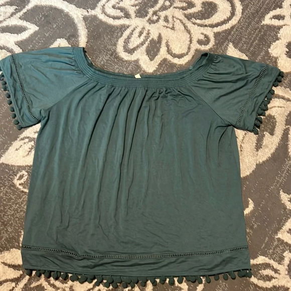 Wishlist women’s top. Pom Pom trim. Great condition. Size large. - Picture 1 of 4